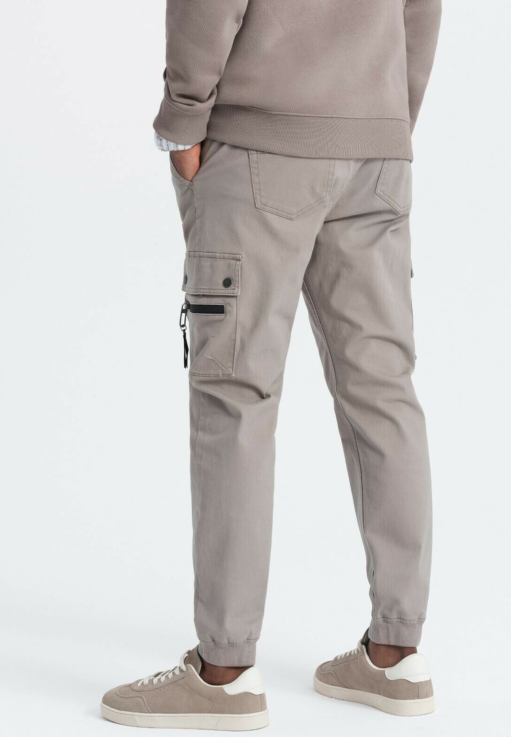 Брюки карго Ombre, темно-бежевые
Брюки карго Ombre, темно-бежевые