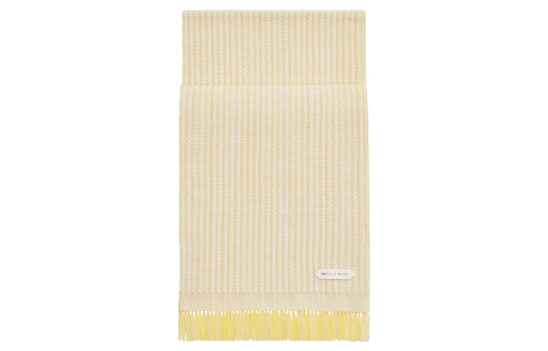 Шарф вязаный унисекс лимон HERMES
Шарф вязаный унисекс лимон HERMES