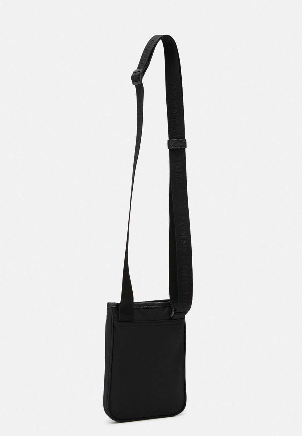 Сумка через плечо REPREVE MINI CROSSOVER Tommy Hilfiger, черный
Сумка через плечо REPREVE MINI CROSSOVER Tommy Hilfiger, черный