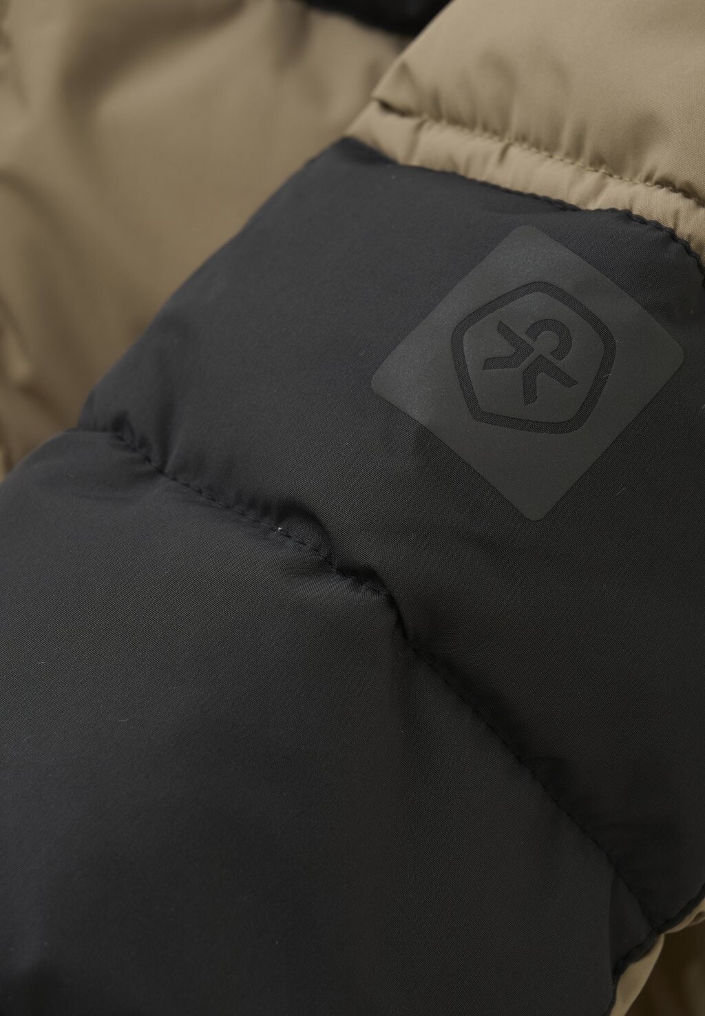 Зимняя куртка Color Kids, серый
Зимняя куртка Color Kids, серый