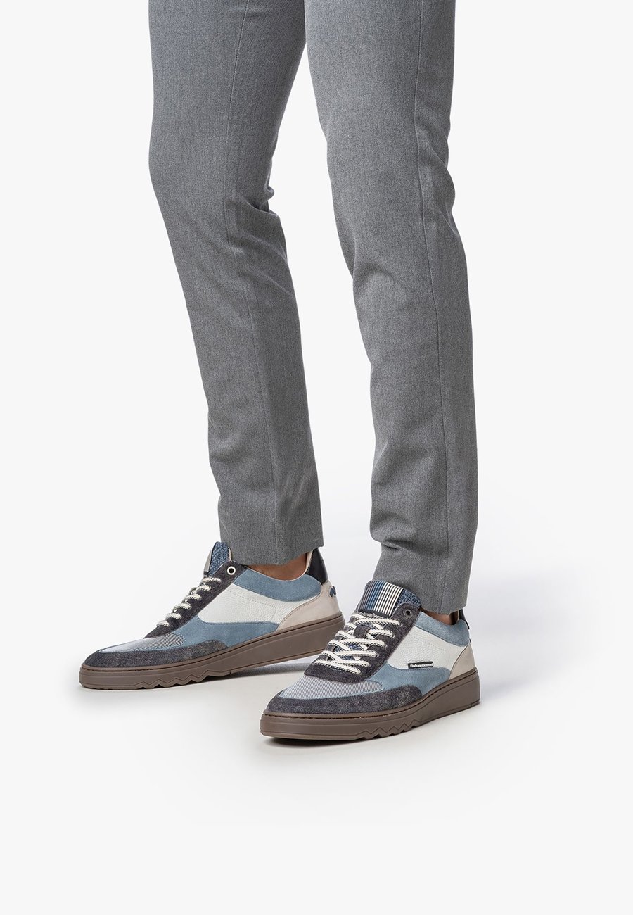 Кроссовки Floris van Bommel DE KUPSTER, Darkgrey/Dark Grey
Кроссовки Floris van Bommel DE KUPSTER, Darkgrey/Dark Grey