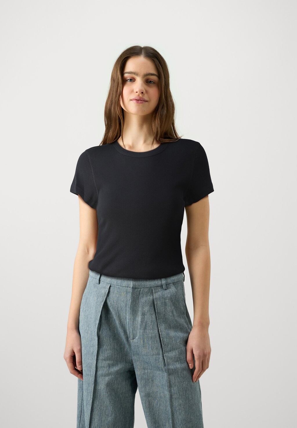 Базовая футболка KOALE DRYKORN, черный
Базовая футболка KOALE DRYKORN, черный