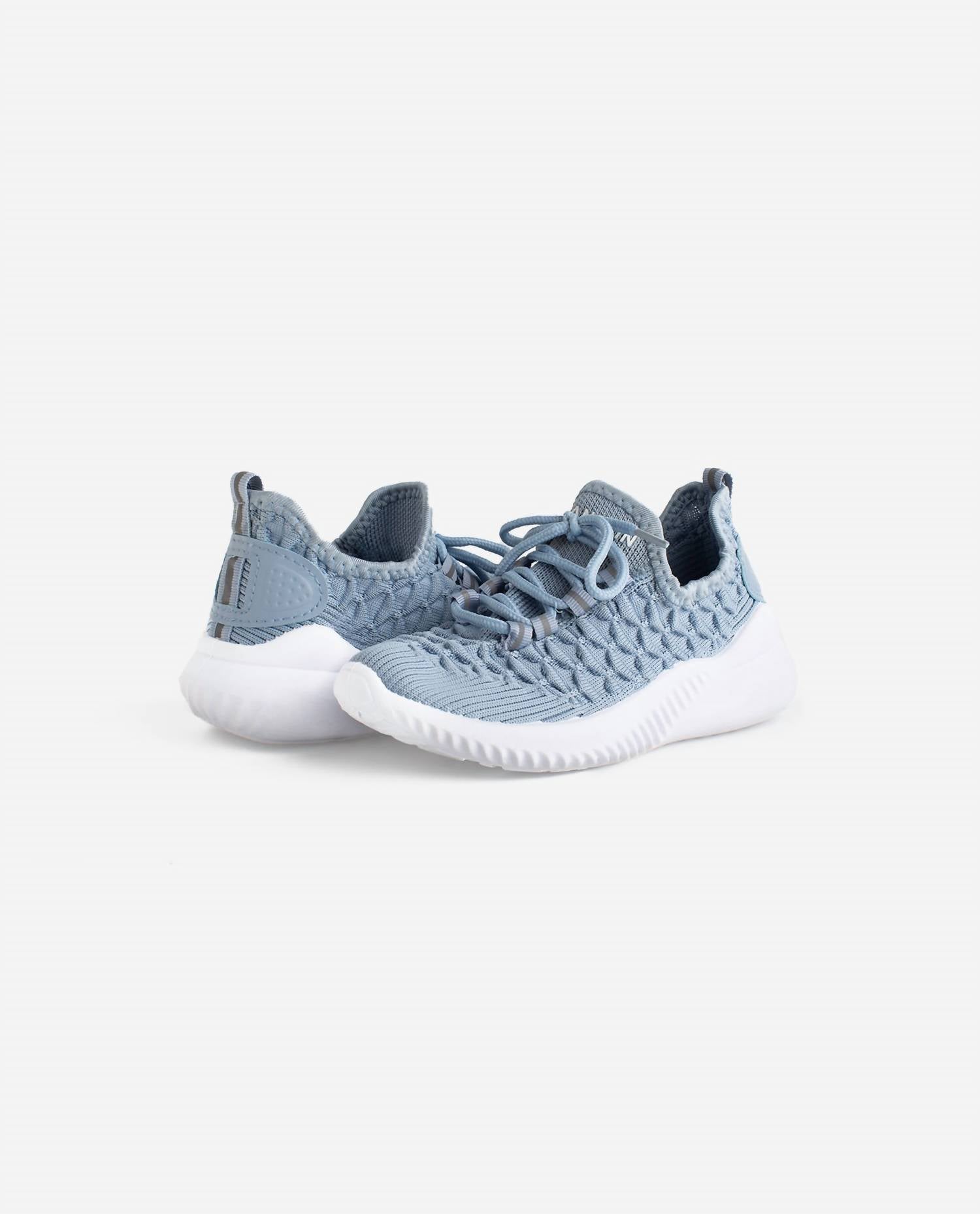 Детские синие кроссовки Stunt на шнуровке Danskin
Детские синие кроссовки Stunt на шнуровке Danskin