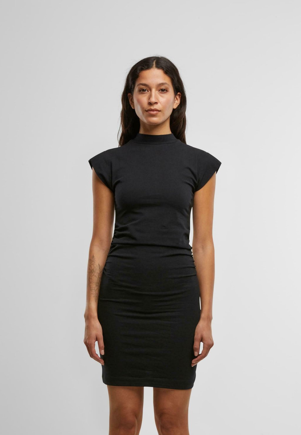 Платье-футляр SHORT Urban Classics, черный
Платье-футляр SHORT Urban Classics, черный