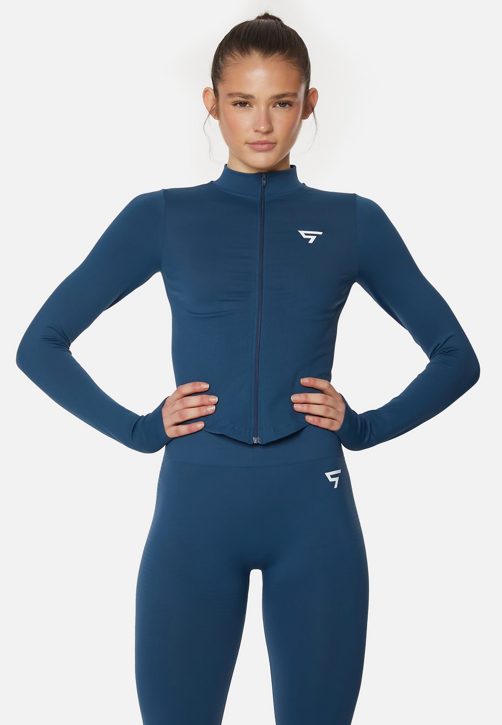 Тренировочная куртка SQUATPROOF, темно-синий
Тренировочная куртка SQUATPROOF, темно-синий