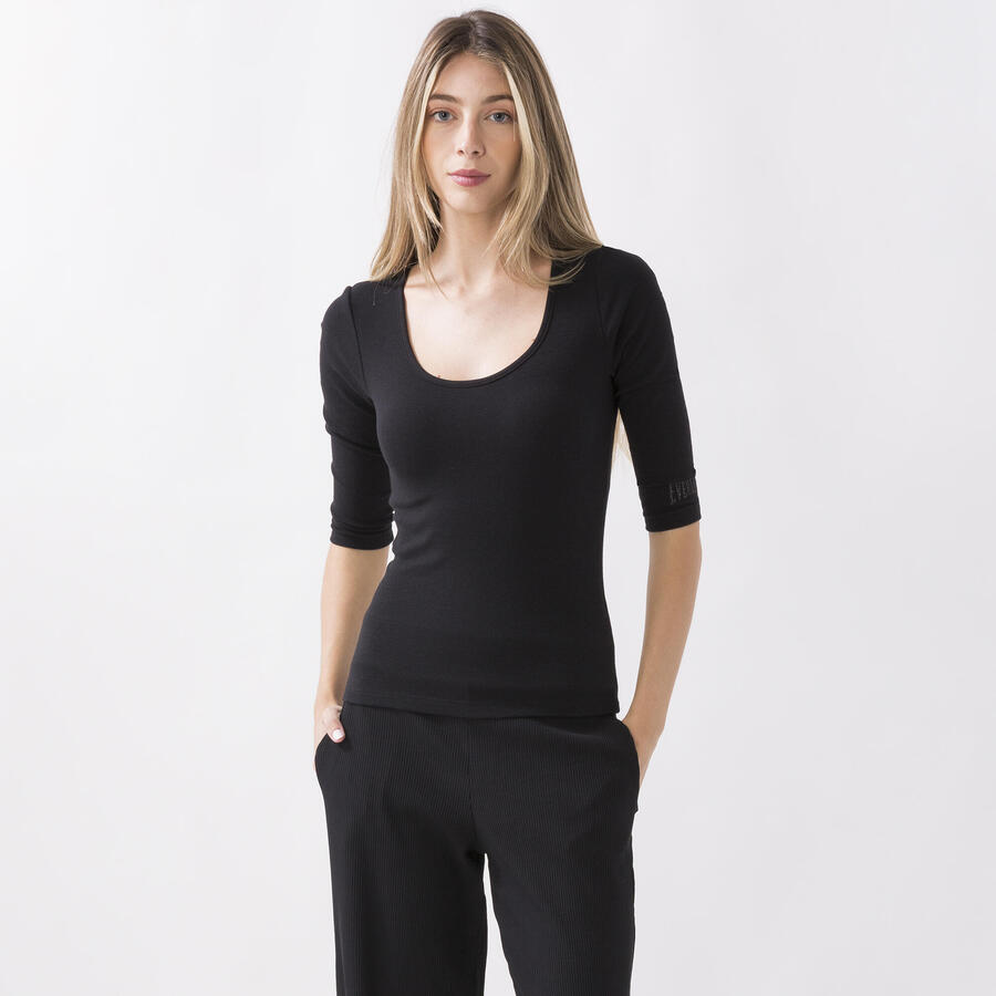 EVERLAST Эластичный динамичный трикотажный свитер в рубчик с принтом волка, черный хлопок, модал, эластан
EVERLAST Эластичный динамичный трикотажный свитер в рубчик с принтом волка, черный хлопок, модал, эластан