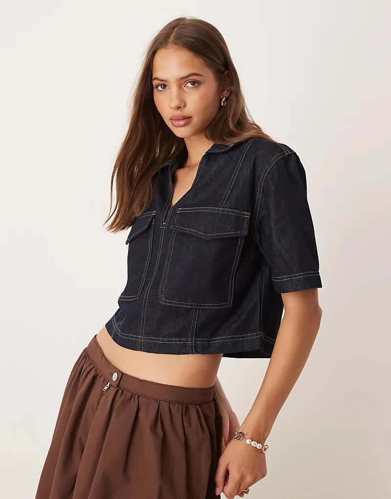 Джинсовый топ JDY свободного кроя с V-образным вырезом темно-синего цвета
Джинсовый топ JDY свободного кроя с V-образным вырезом темно-синего цвета