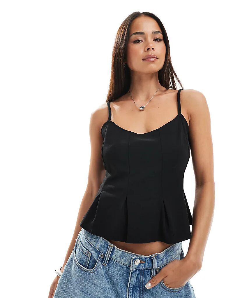 Черный топ Miss Selfridge с баской и складками
Черный топ Miss Selfridge с баской и складками