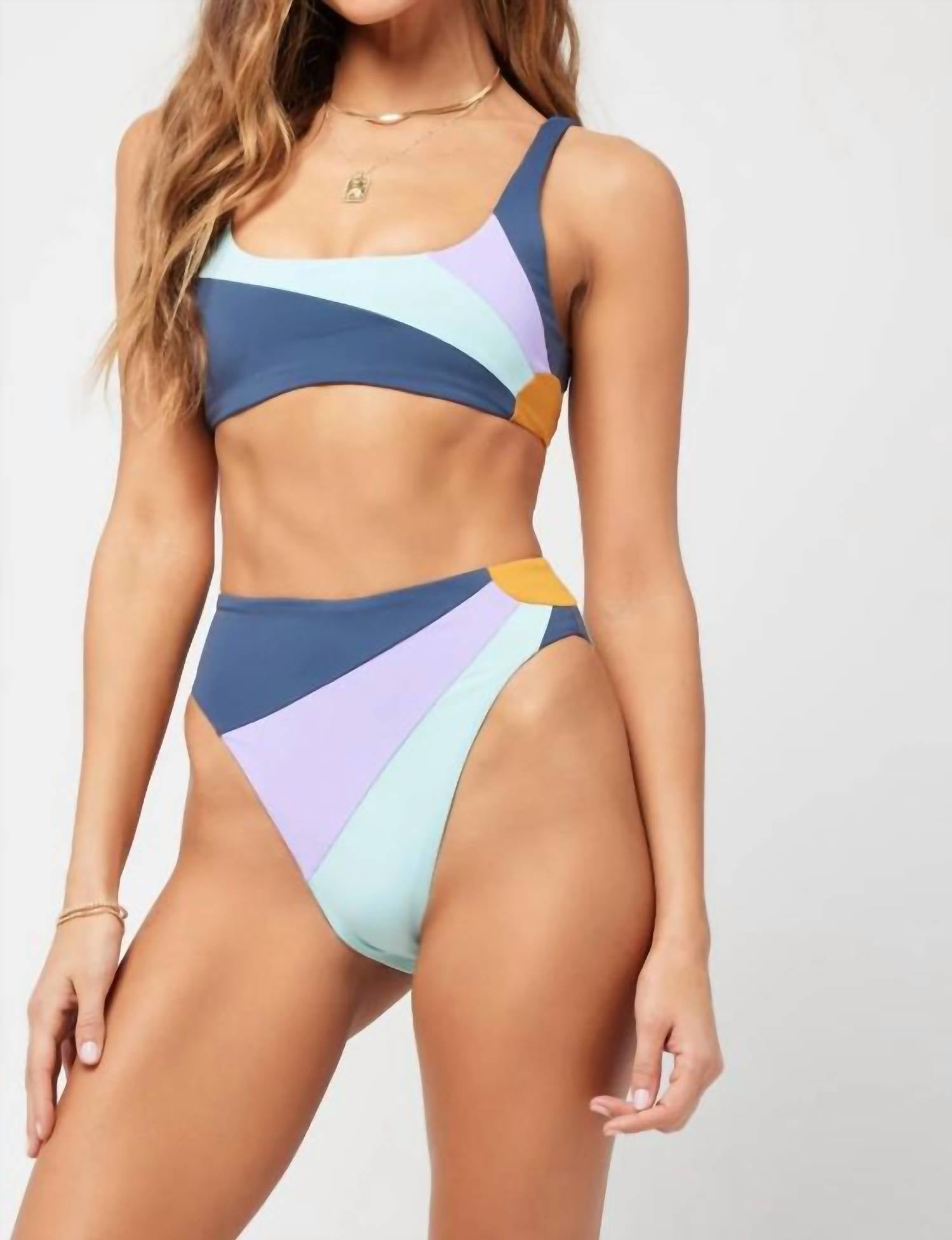 Женский купальник L Space, цвет slate-pool-wisteria
Женский купальник L Space, цвет slate-pool-wisteria