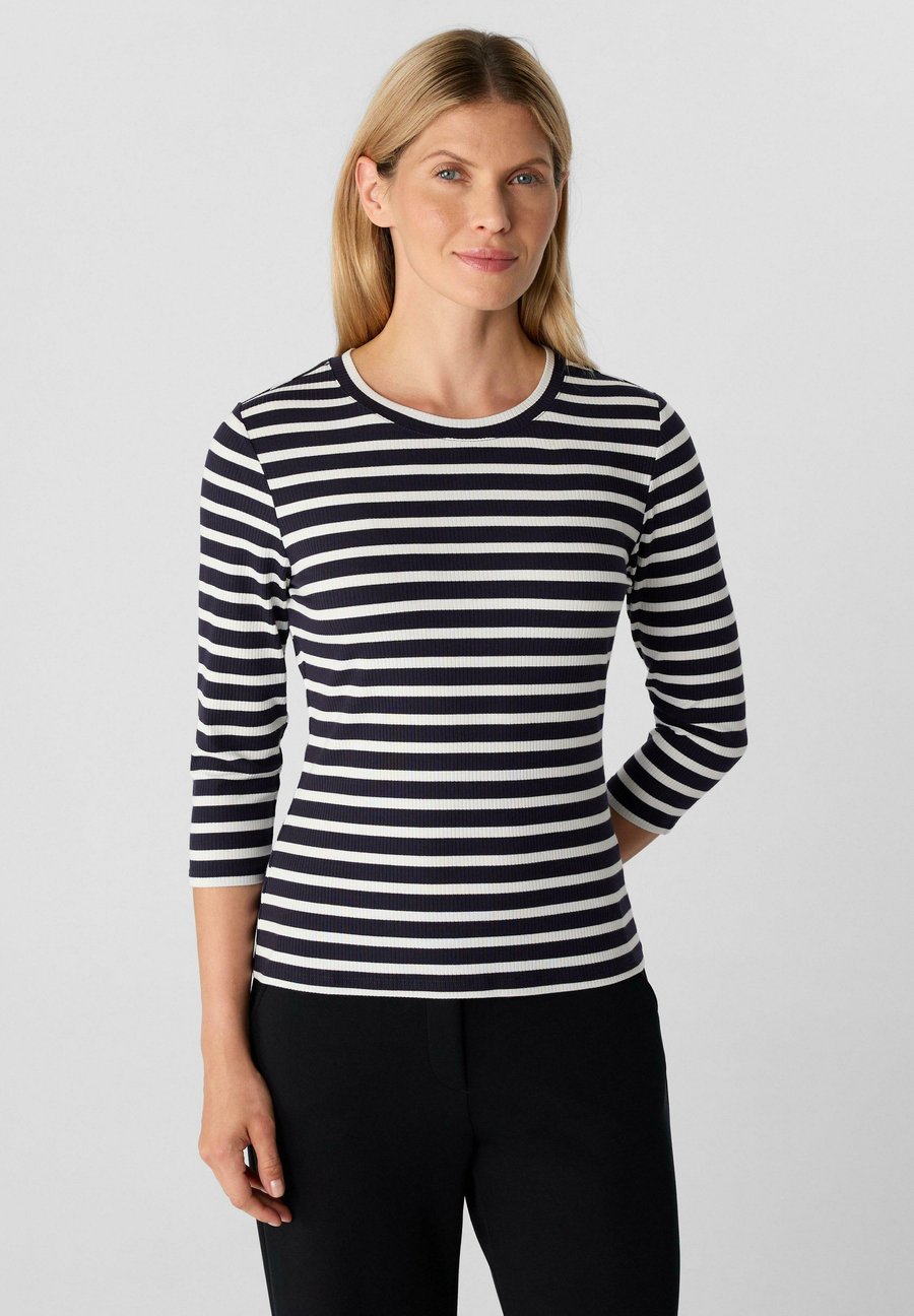 Топ comma SLIM-FIT-MIT ÄRMELN, Navy/Dark Blue
Топ comma SLIM-FIT-MIT ÄRMELN, Navy/Dark Blue