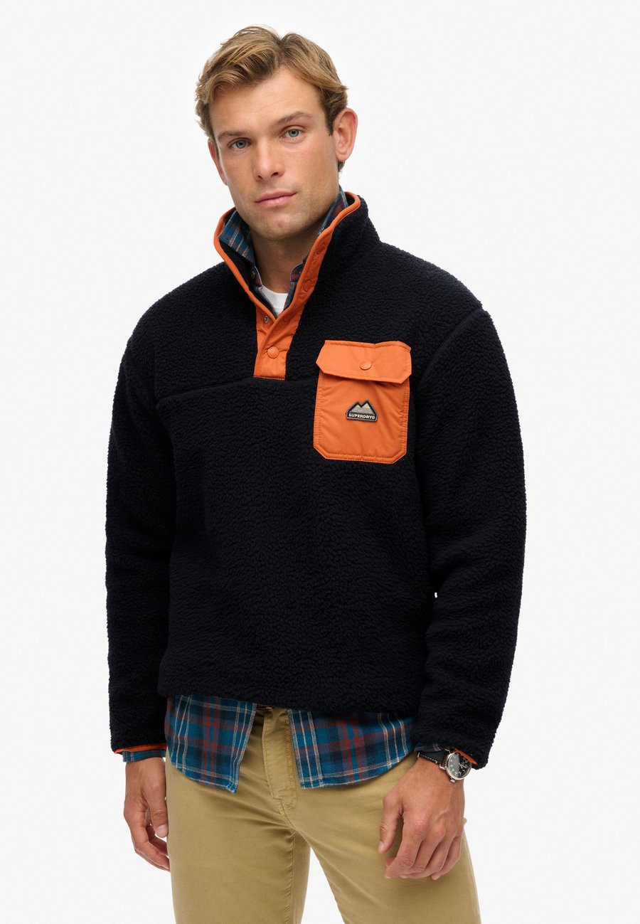 Джемпер Superdry & Co FUJI HALF POPPER, Eclipse Navy/Blue
Джемпер Superdry & Co FUJI HALF POPPER, Eclipse Navy/Blue