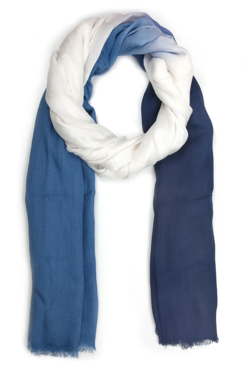 COLLEZIONE ALESSANDRO модный шарф "Danai" с великолепными градиентными цветами, цвет морской волны
COLLEZIONE ALESSANDRO модный шарф "Danai" с великолепными градиентными цветами, цвет морской волны