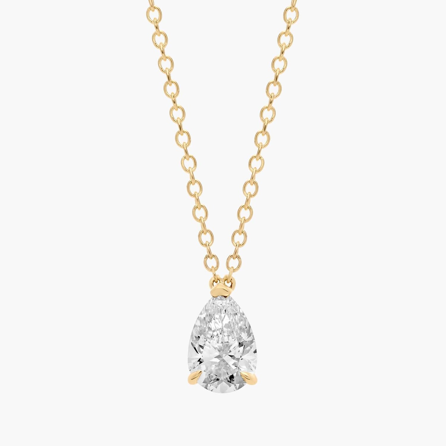 Подвеска с выращенным в лаборатории бриллиантом огранки «груша» острием вверх из желтого золота 14 карат (1 карат, двойной цвет — FG / VS2-SI1) Blue Nile 
Подвеска с выращенным в лаборатории бриллиантом огранки «груша» острием вверх из желтого золота 14 карат (1 карат, двойной цвет — FG / VS2-SI1) Blue Nile