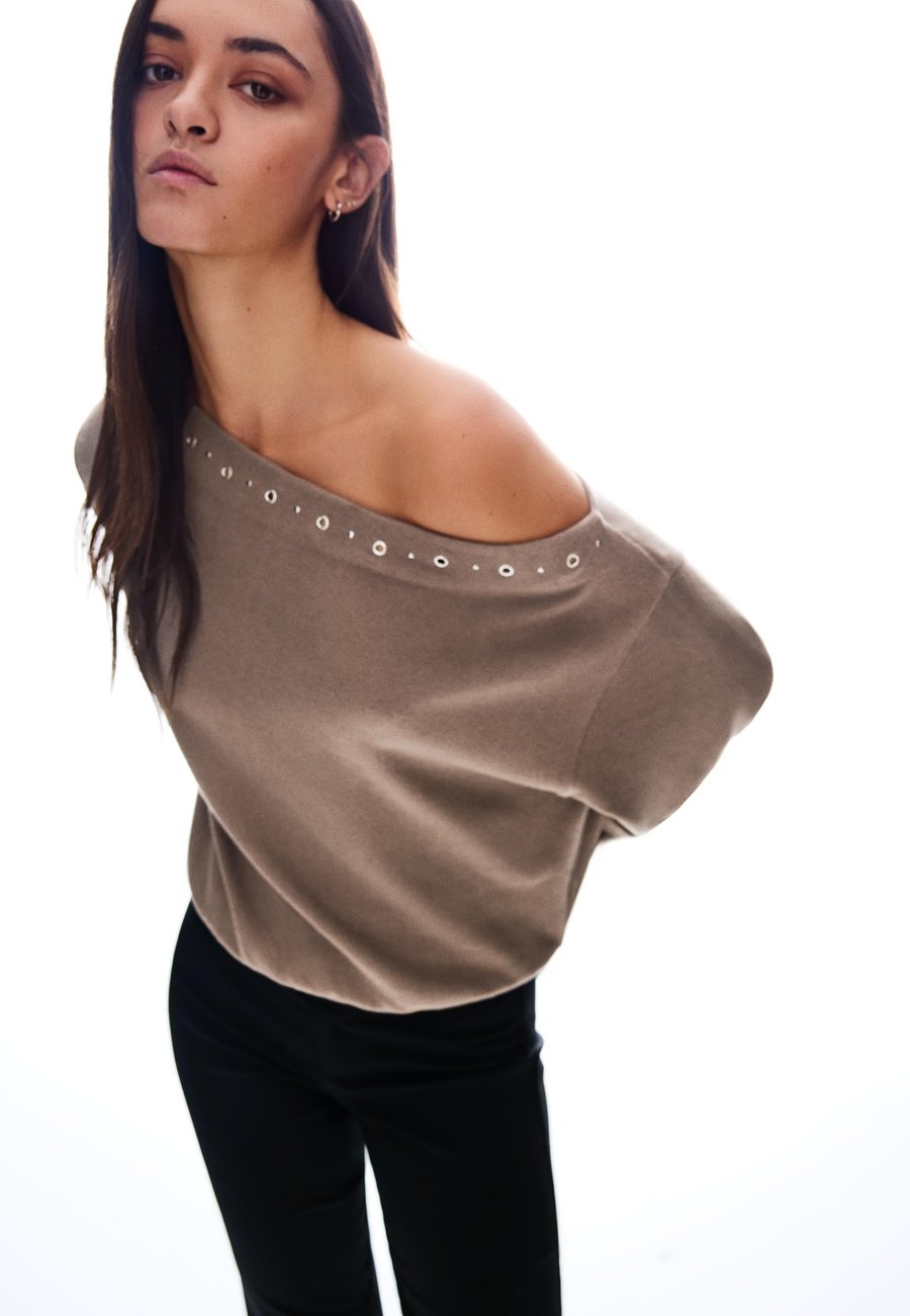 Джемпер Bershka Jumper, Brown
Джемпер Bershka Jumper, Brown