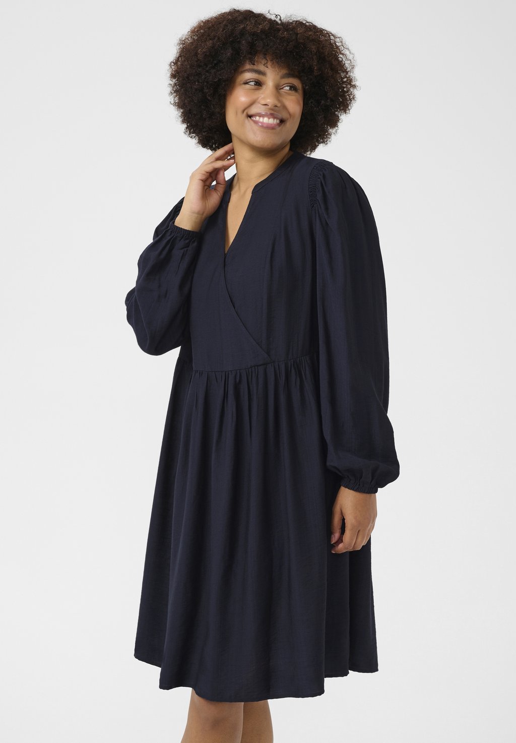 Повседневное платье CRMILA SHORT Cream, темно-синий
Повседневное платье CRMILA SHORT Cream, темно-синий