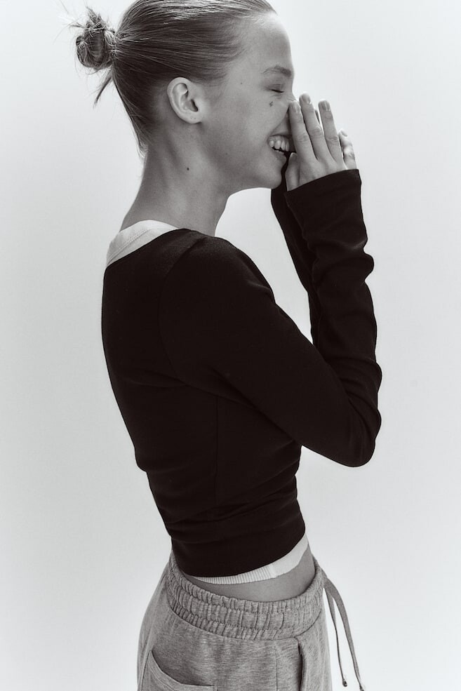 Рубашка с вырезом лодочкой H&M, черный
Рубашка с вырезом лодочкой H&M, черный