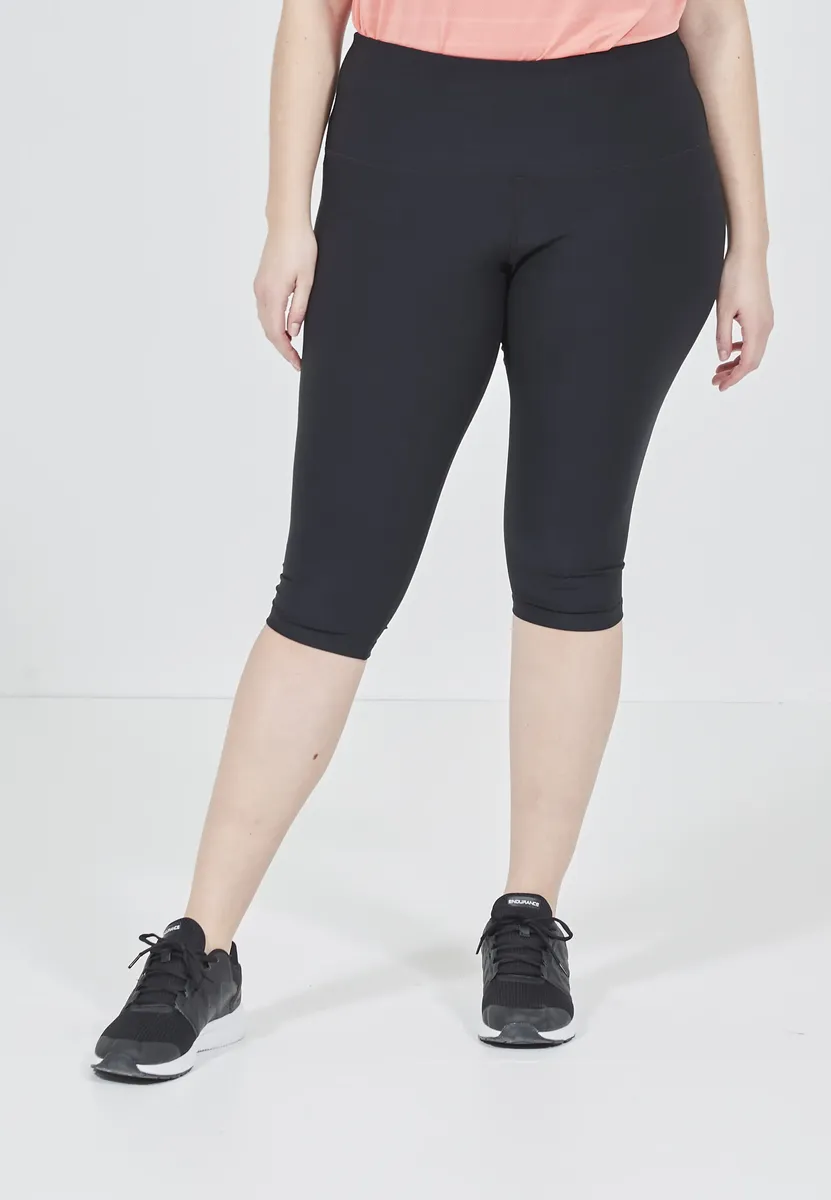 Тайтсы для бега Q by Endurance "JALON 3/4", изготовлены из быстросохнущего материала, черный
Тайтсы для бега Q by Endurance "JALON 3/4", изготовлены из быстросохнущего материала, черный