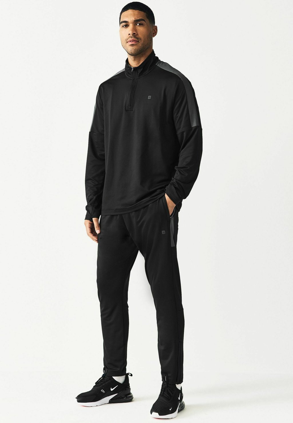 Спортивный костюм REGULAR FIT - ACTIVE TRAINING SET Next, черный
Спортивный костюм REGULAR FIT - ACTIVE TRAINING SET Next, черный