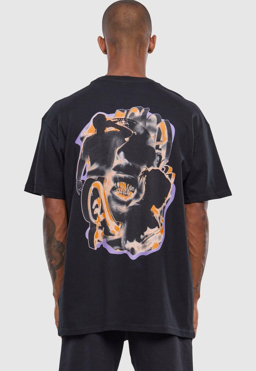 Футболка с принтом HUSTLE Upscale by Mister Tee, цвет black
Футболка с принтом HUSTLE Upscale by Mister Tee, цвет black