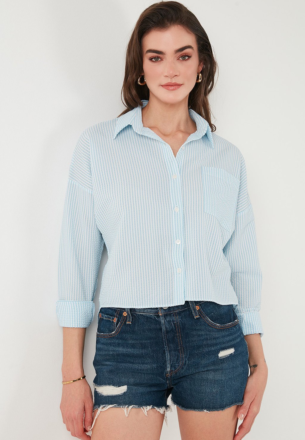 Блузка на пуговицах LELA, светло-голубой
Блузка на пуговицах LELA, светло-голубой