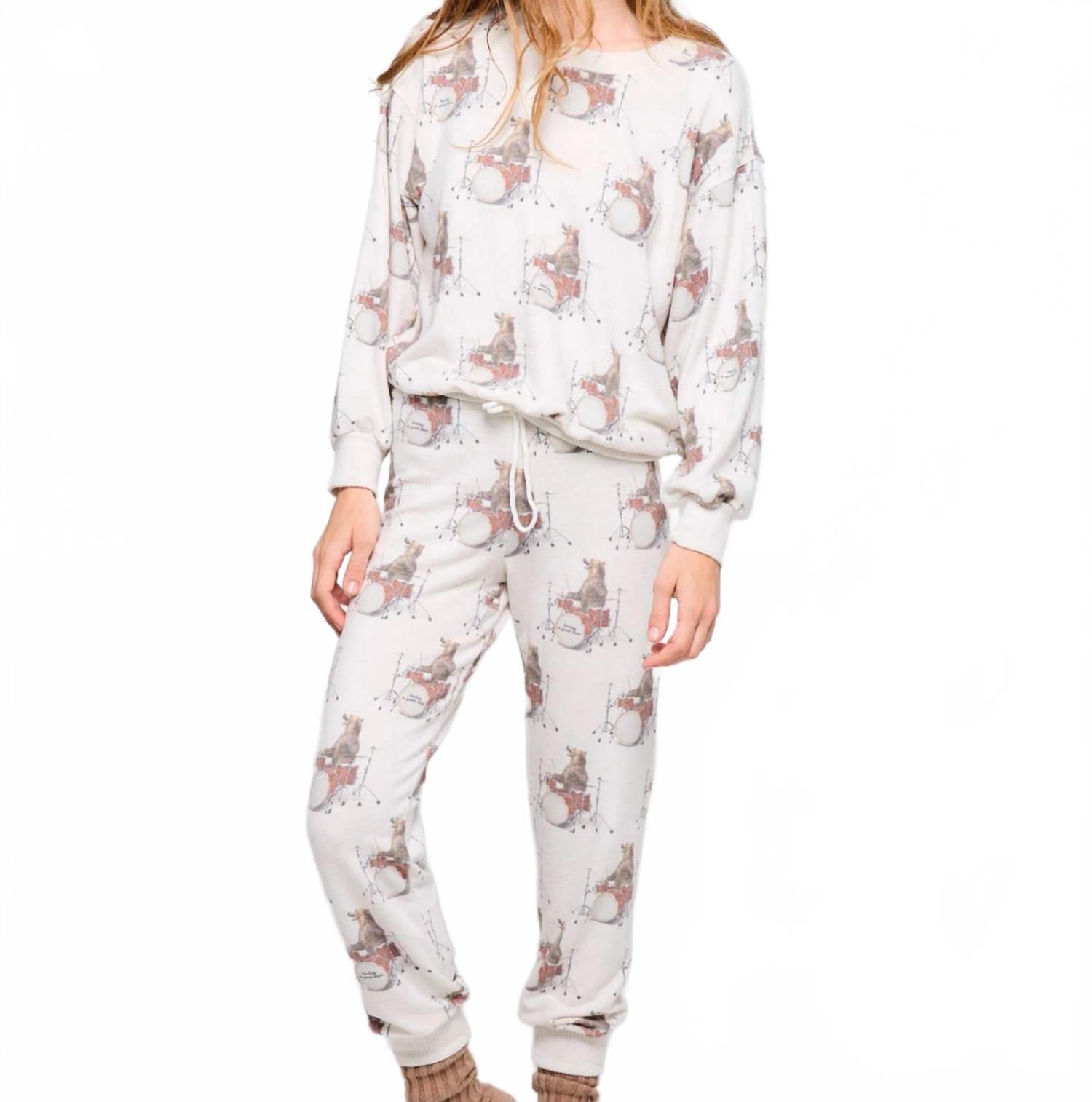 Уютные спортивные штаны Cozy Bear в кремовом цвете ATF All Time Favorite
Уютные спортивные штаны Cozy Bear в кремовом цвете ATF All Time Favorite