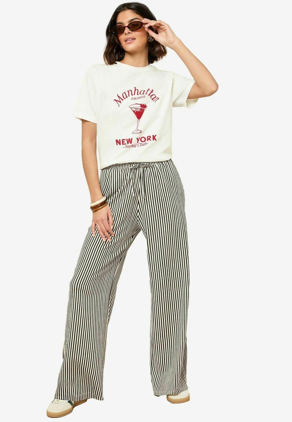 Футболка с принтом REGULAR FIT Friends Like These, бежевый
Футболка с принтом REGULAR FIT Friends Like These, бежевый