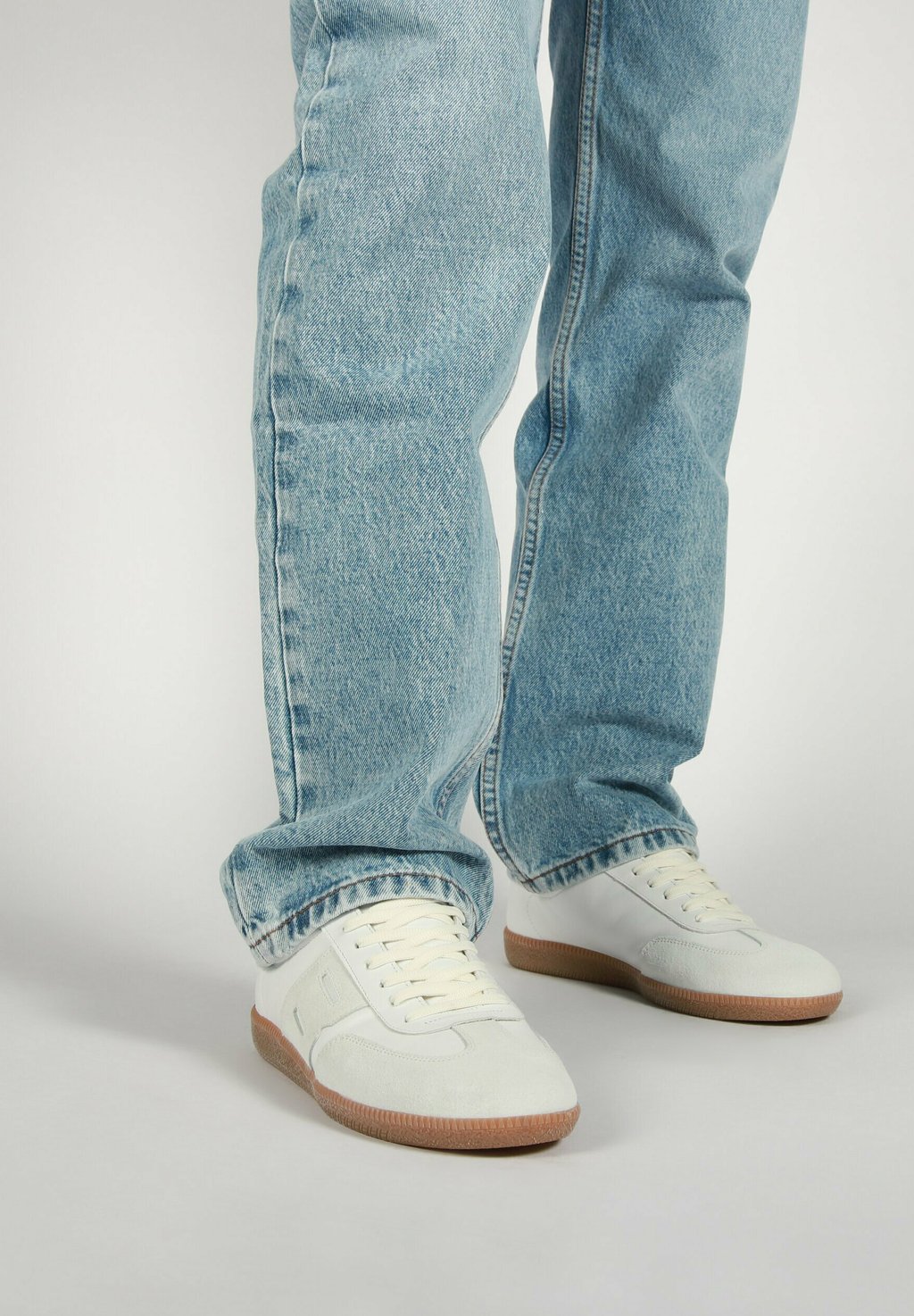 Кроссовки LIME WREN Blackstone, белый
Кроссовки LIME WREN Blackstone, белый