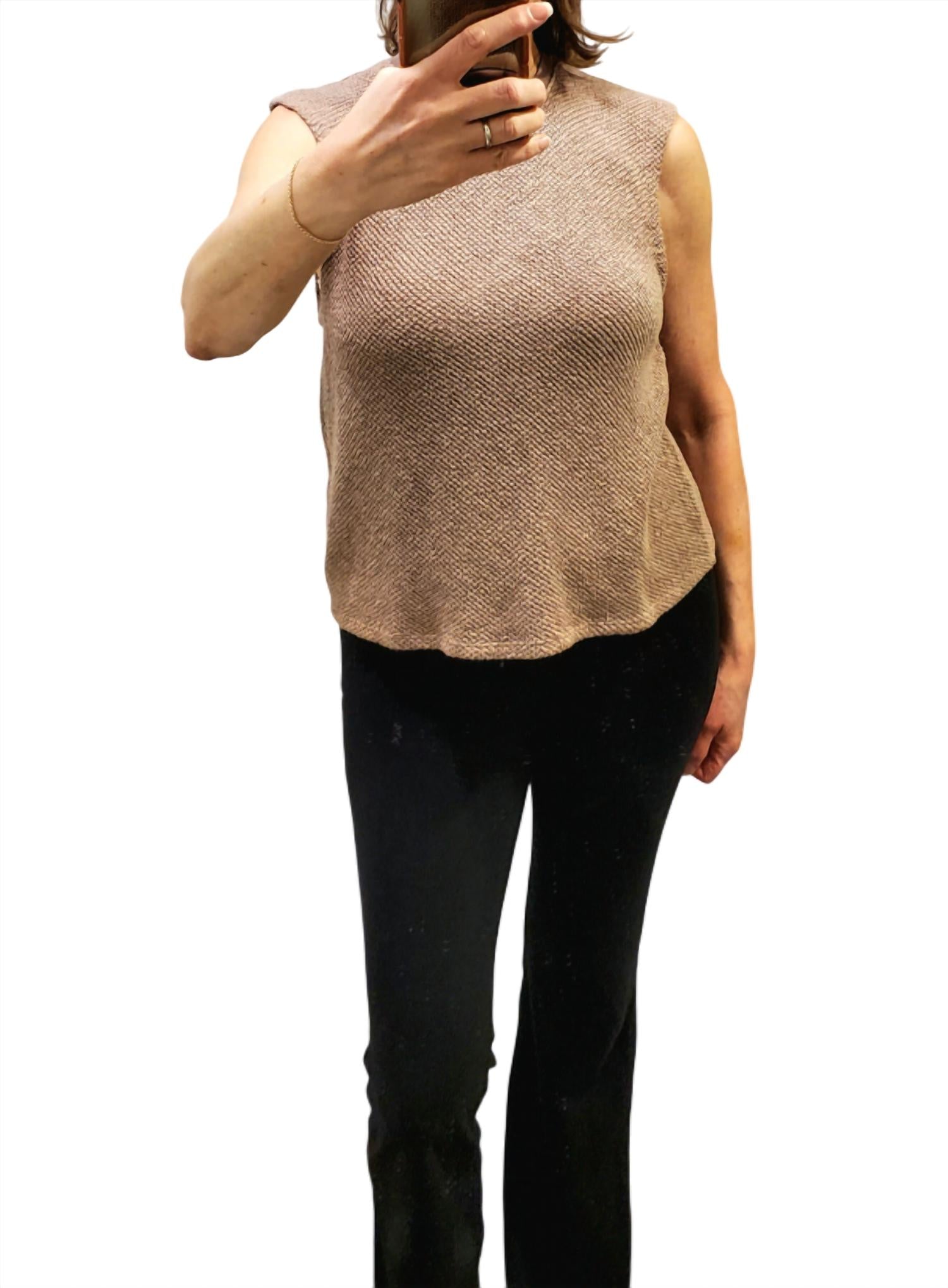 Футболка без рукавов с круглым вырезом и необработанными краями, земляные тона Bobi, earthy
Футболка без рукавов с круглым вырезом и необработанными краями, земляные тона Bobi, earthy