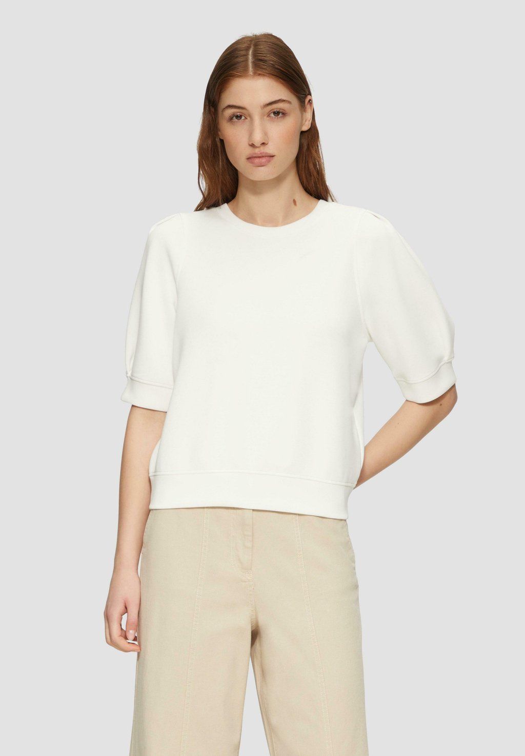 Базовая футболка SCUBA- MIT KURZEN ÄRMELN s.Oliver, молочный
Базовая футболка SCUBA- MIT KURZEN ÄRMELN s.Oliver, молочный