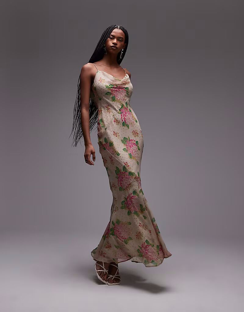 Платье-комбинация макси из двухслойного атласа и шифона Topshop с принтом цвета слоновой кости и розовой розы
Платье-комбинация макси из двухслойного атласа и шифона Topshop с принтом цвета слоновой кости и розовой розы