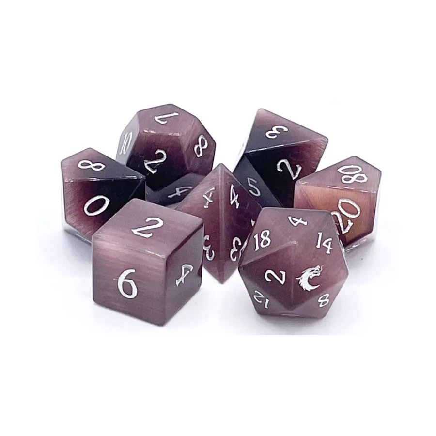 Набор Poly — фиолетовый кошачий глаз с серебром (7), Gemstone Dice (Old School Dice & Accessories)
Набор Poly — фиолетовый кошачий глаз с серебром (7), Gemstone Dice (Old School Dice & Accessories)