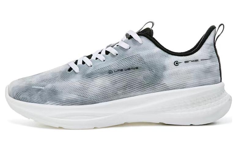 Кроссовки Light Power 1.0 мужские с низким верхом белый/черный Erke
Кроссовки Light Power 1.0 мужские с низким верхом белый/черный Erke