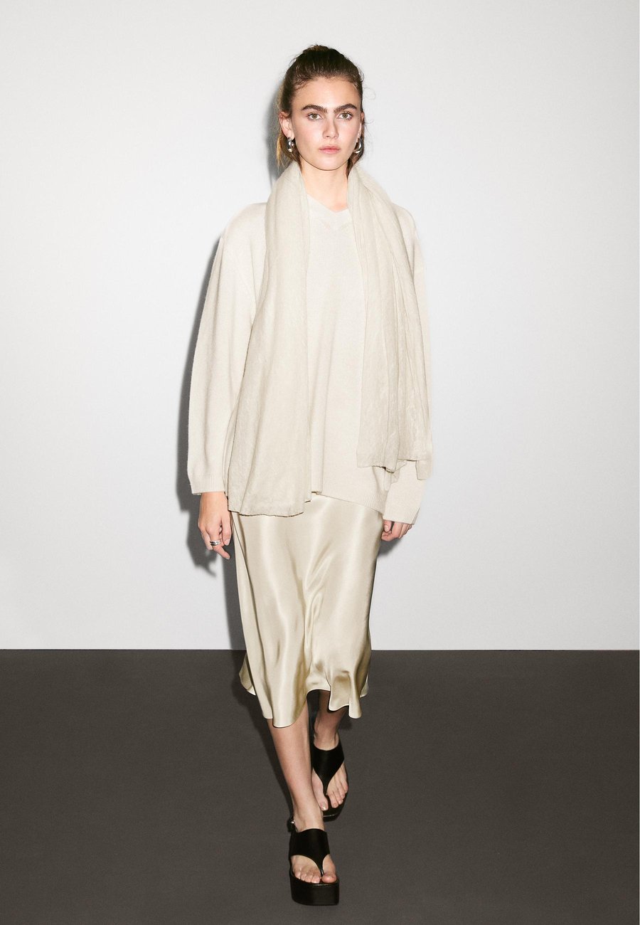 Шарф Massimo Dutti Scarf, Beige
Шарф Massimo Dutti Scarf, Beige