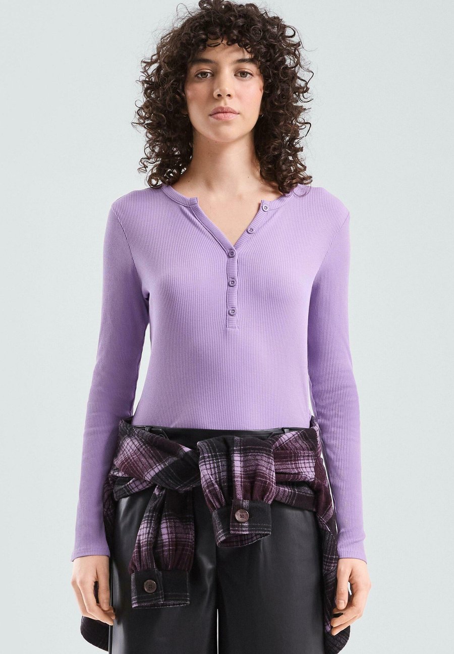 Топ QS Long sleeved top, Lila/Lilac
Топ QS Long sleeved top, Lila/Lilac