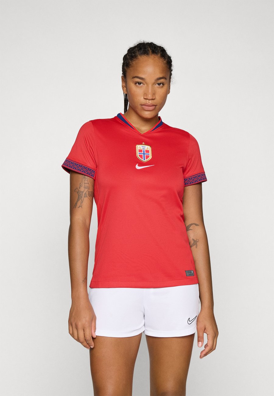 Футболка Nike Performance NOR HM, University Red/Blue Void/White/Red, Белый, Футболка Nike Performance NOR HM, University Red/Blue Void/White/Red
Футболка Nike Performance NOR HM, University Red/Blue Void/White/Red, Белый, Футболка Nike Performance NOR HM, University Red/Blue Void/White/Red