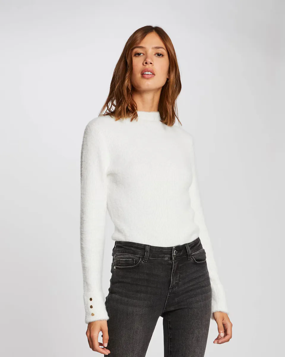 Женский бархатный трикотажный свитер с пуговицами на манжетах Morgan, цвет Crudo
Женский бархатный трикотажный свитер с пуговицами на манжетах Morgan, цвет Crudo