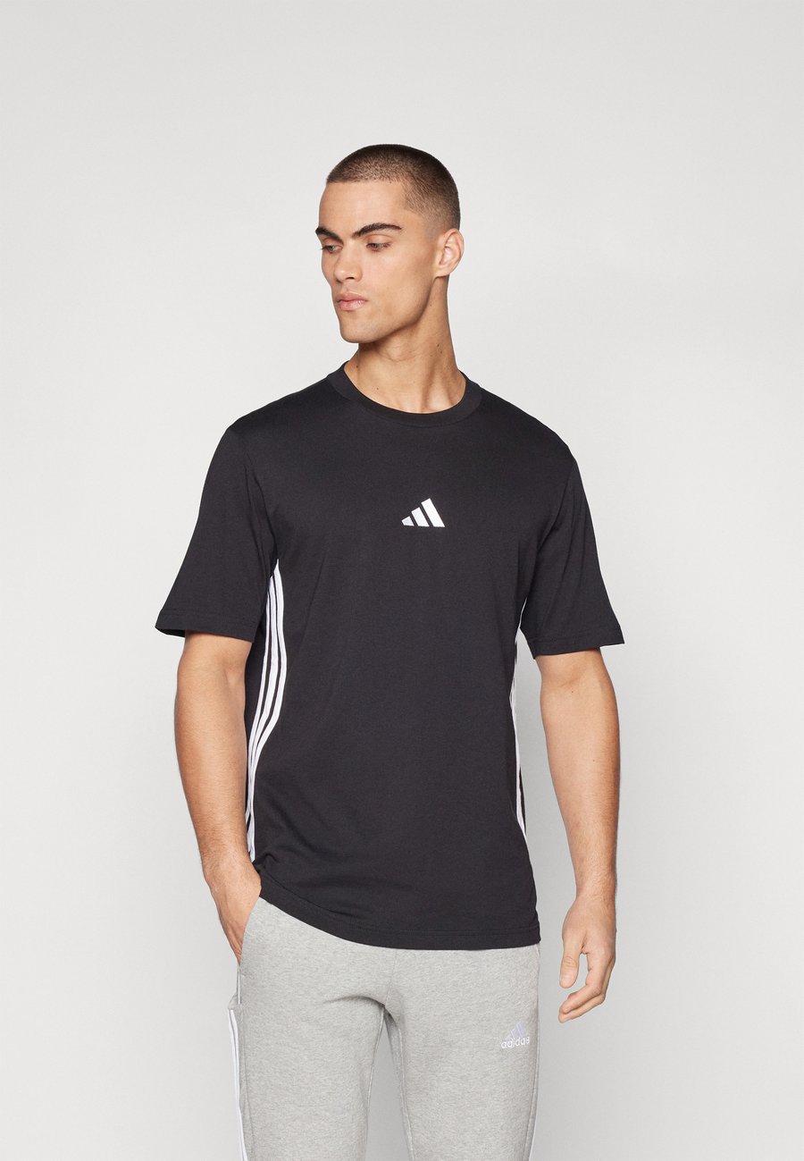 Футболка Adidas Sportswear ESSENTIAL THREE STRIPES, Black/White/Black, Белый, Футболка Adidas Sportswear ESSENTIAL THREE STRIPES, Black/White/Black
Футболка Adidas Sportswear ESSENTIAL THREE STRIPES, Black/White/Black, Белый, Футболка Adidas Sportswear ESSENTIAL THREE STRIPES, Black/White/Black