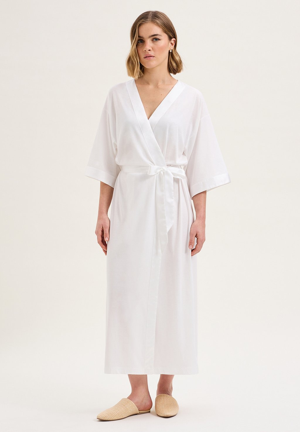 Халат ROMANE Laurence Tavernier, кремовый
Халат ROMANE Laurence Tavernier, кремовый