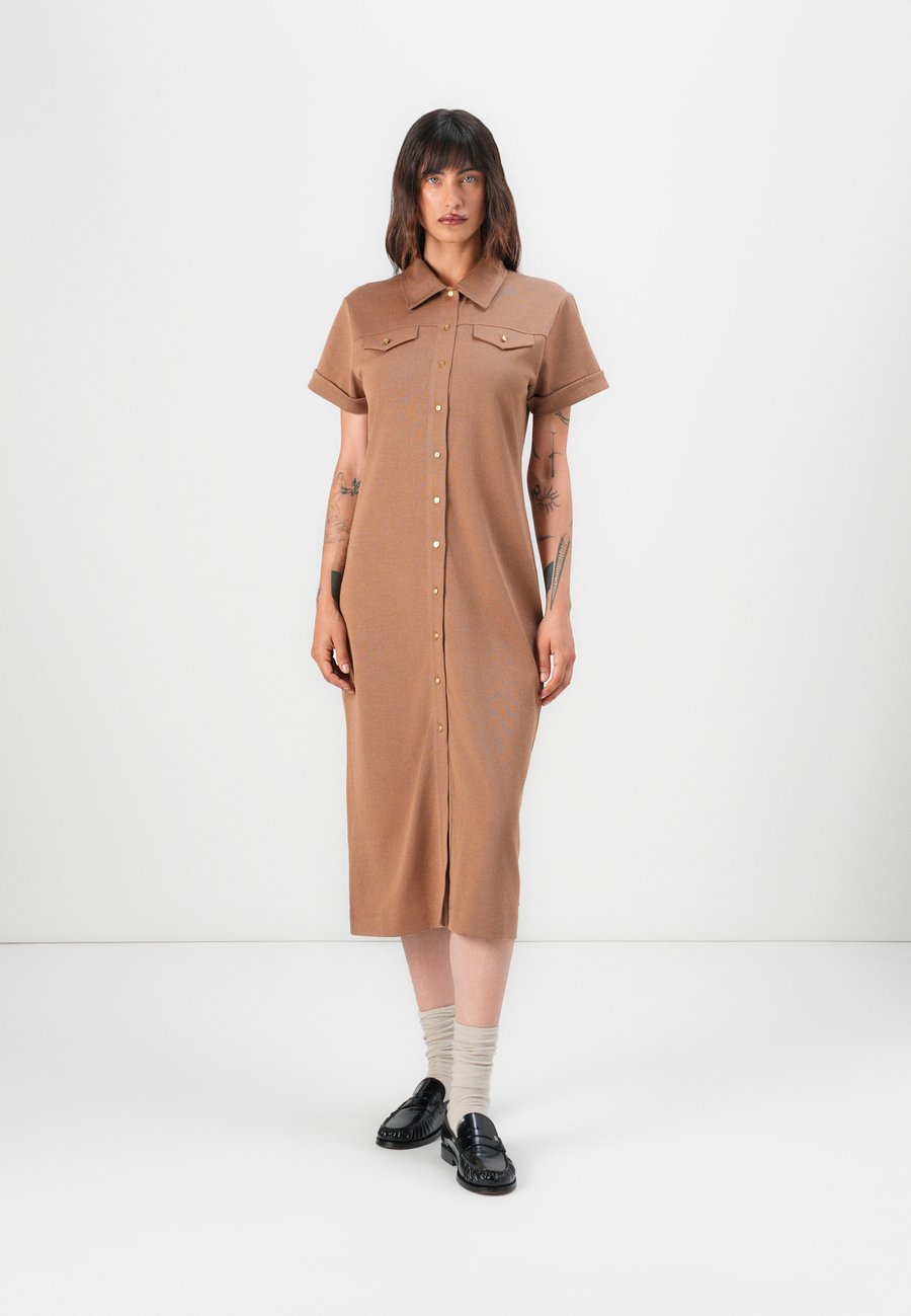 Платье Tommy Hilfiger GOLD BUTTON MIDI SHIRT, Hickory/Brown
Платье Tommy Hilfiger GOLD BUTTON MIDI SHIRT, Hickory/Brown