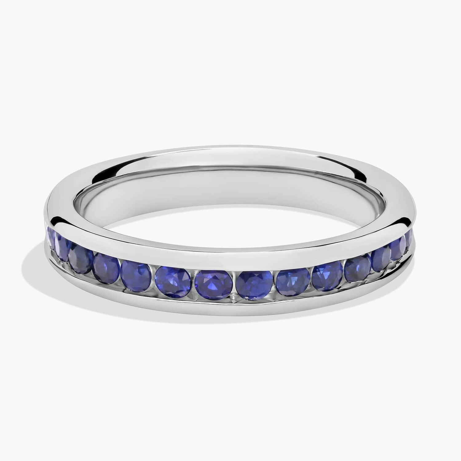 Кольцо с синим сапфиром в оправе Channel Set из платины (2 мм) Blue Nile 
Кольцо с синим сапфиром в оправе Channel Set из платины (2 мм) Blue Nile