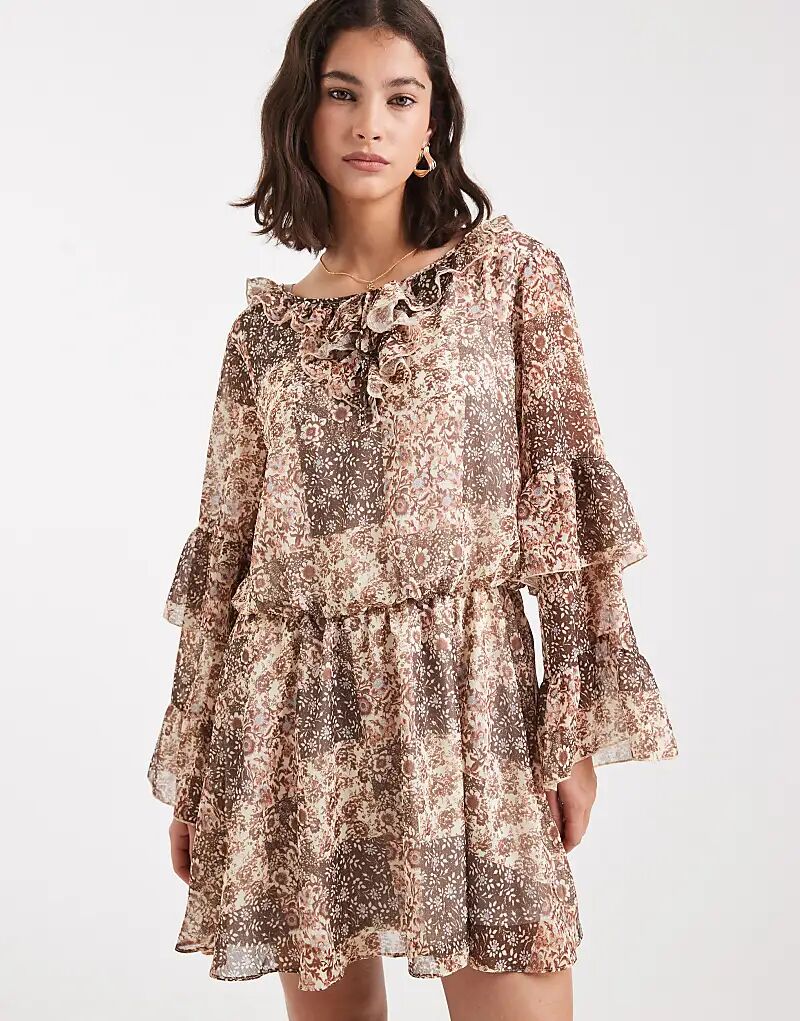 Мини-платье Miss Selfridge с шифоновым принтом пейсли и оборками
Мини-платье Miss Selfridge с шифоновым принтом пейсли и оборками