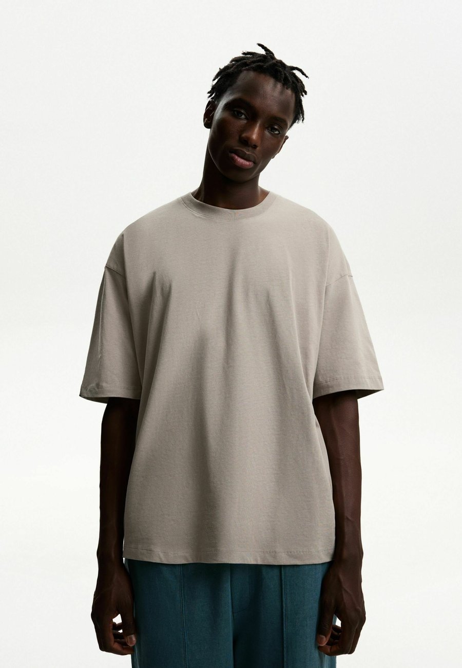 Футболка Bershka Basic T-shirt, Grey
Футболка Bershka Basic T-shirt, Grey