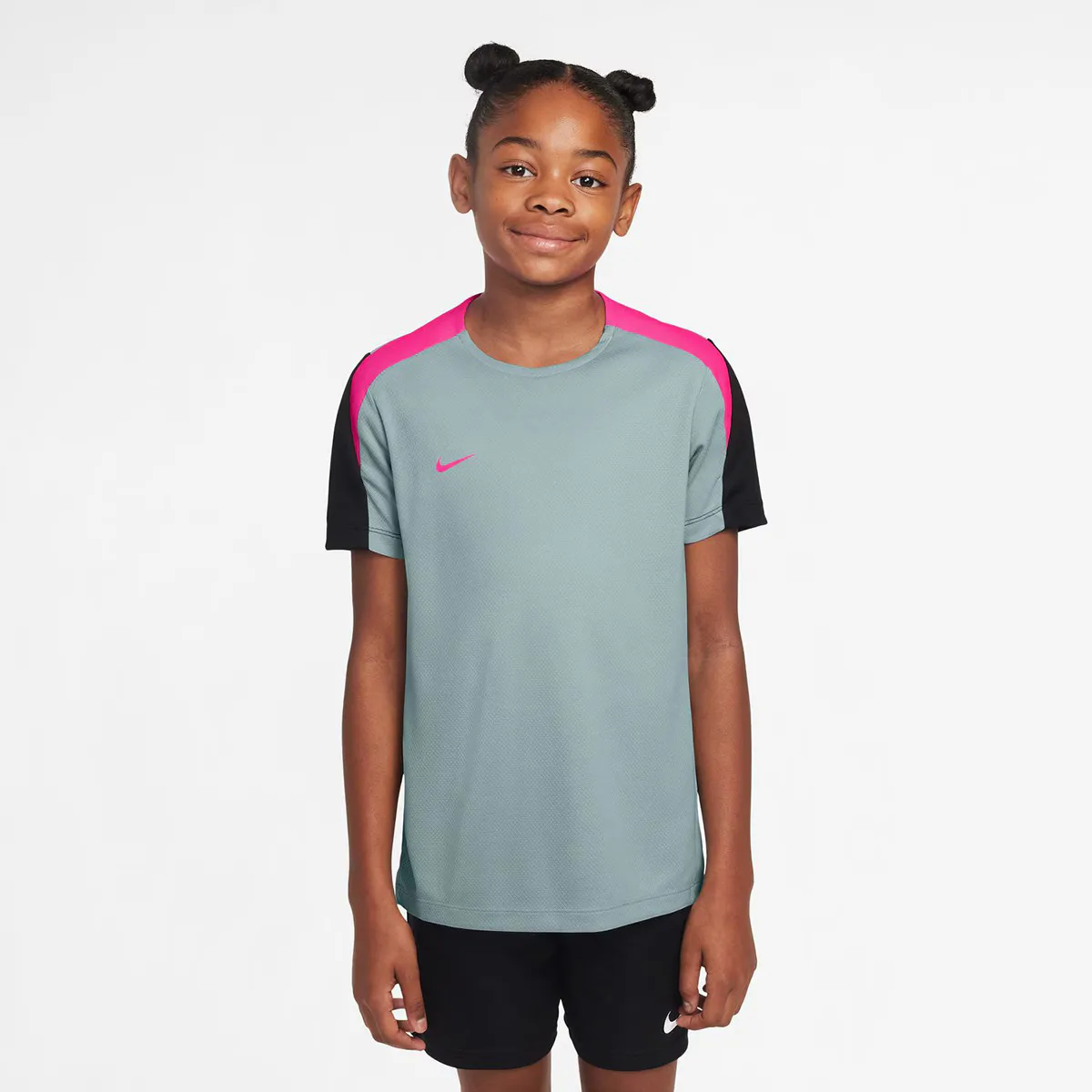 Детская футболка Nike Dri-FIT Strike, зеленый
Детская футболка Nike Dri-FIT Strike, зеленый