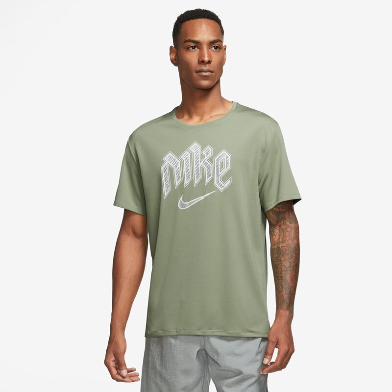 M nk df run dvn miler ss Nike, мультиколор
M nk df run dvn miler ss Nike, мультиколор