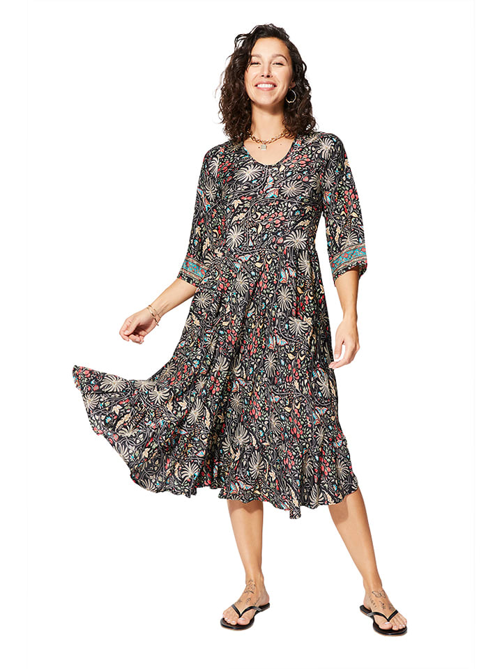 Платье до колена Aller Simplement
Платье до колена Aller Simplement