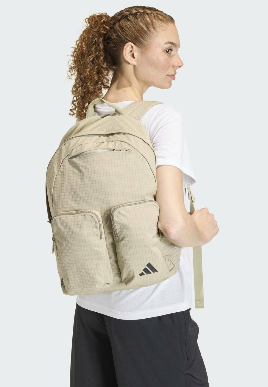 Рюкзак Adidas Performance ESSENTIALS BACK TO CAMPUS, Cargo Black/Brown
Рюкзак Adidas Performance ESSENTIALS BACK TO CAMPUS, Cargo Black/Brown