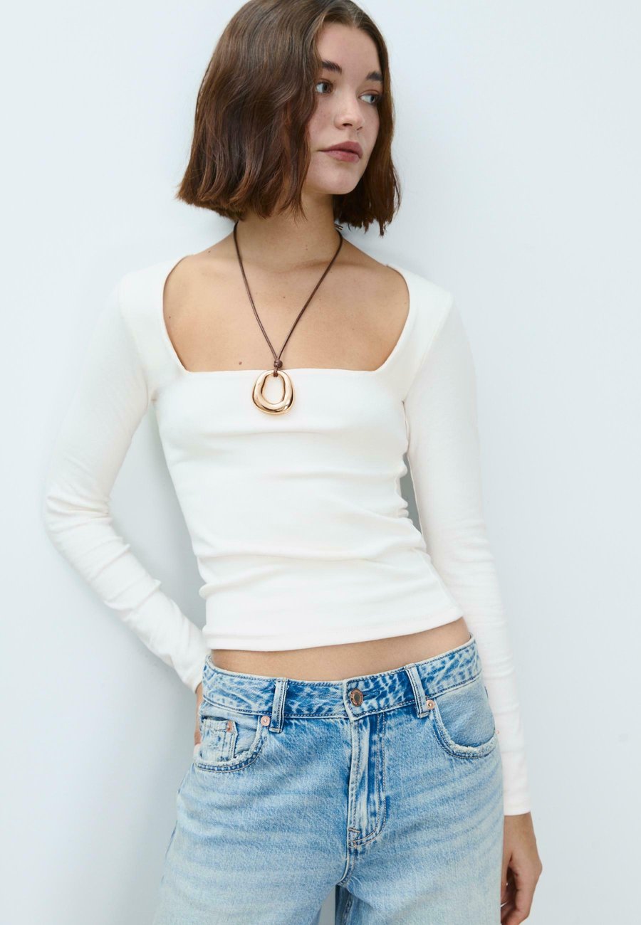 Топ Stradivarius WITH SQUARE NECKLINE , White
Топ Stradivarius WITH SQUARE NECKLINE , White