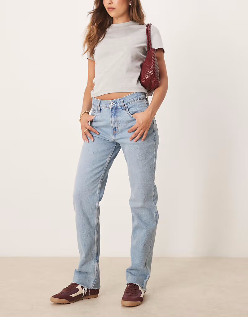 Джинсы прямого кроя с ультравысокой посадкой и необработанным краем Abercrombie & Fitch, цвет средне-выбеленный
Джинсы прямого кроя с ультравысокой посадкой и необработанным краем Abercrombie & Fitch, цвет средне-выбеленный