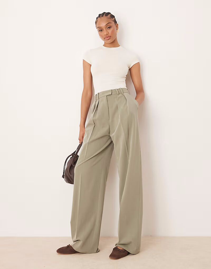 ASOS DESIGN Высокие брюки широкого кроя со складками цвета хаки 
ASOS DESIGN Высокие брюки широкого кроя со складками цвета хаки