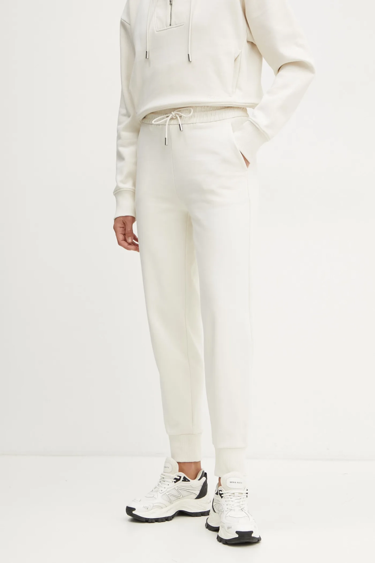 Хлопковые спортивные штаны BOSS, бежевый
Хлопковые спортивные штаны BOSS, бежевый